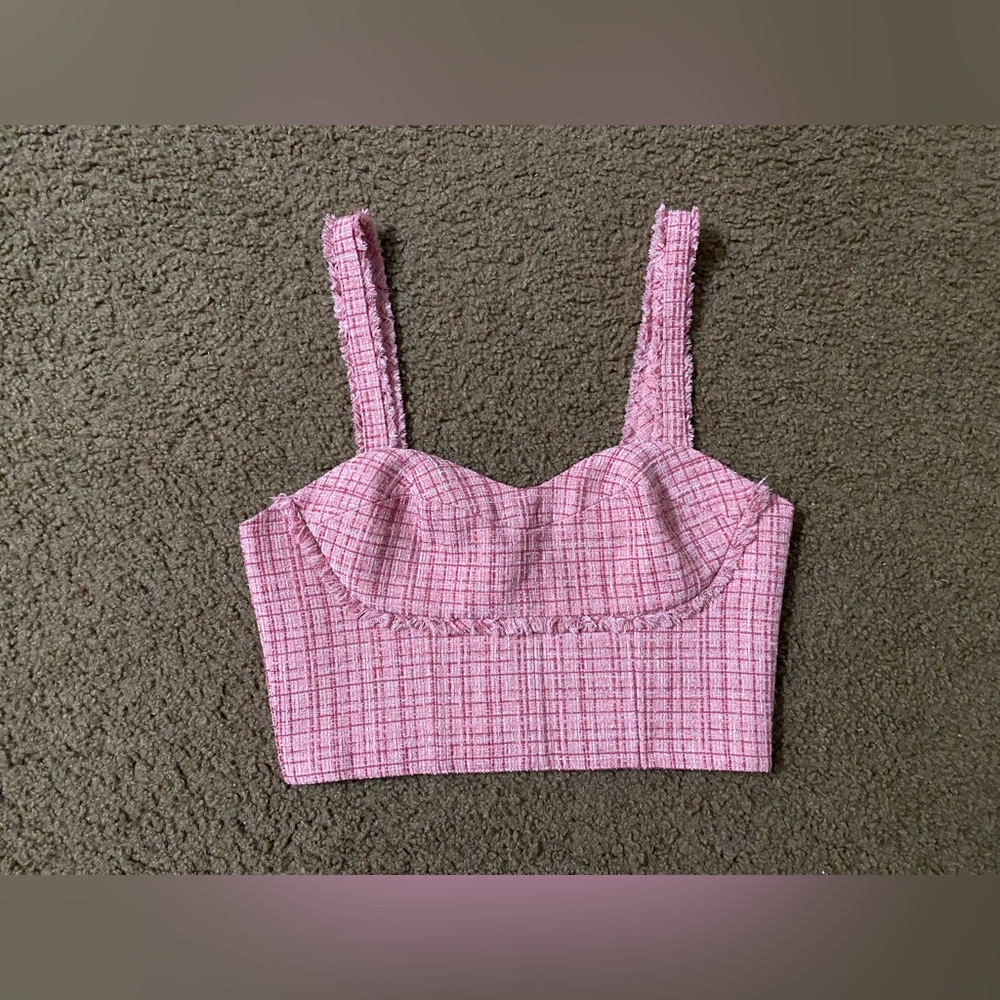 ☀️Guess pink fringe metallic crop tank top size medium/large - Picture 2 of 5